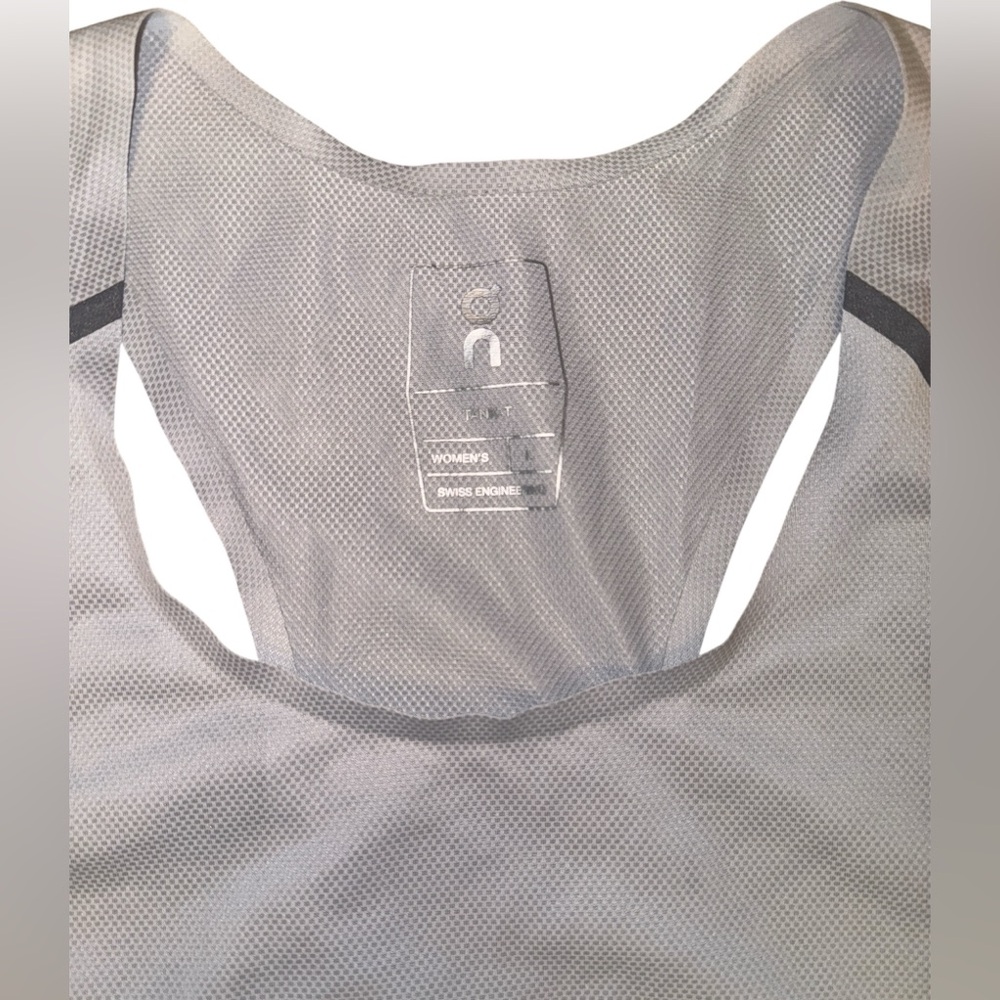 NWOT On Running Tank T- Women’s Large - Picture 4 of 7